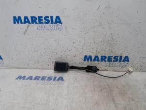Gebruikte Veiligheidsgordel Insteek rechts-voor Citroen C3 (SC) 1.6 HDi 92 Prijs € 15,00 Margeregeling aangeboden door Maresia Parts
