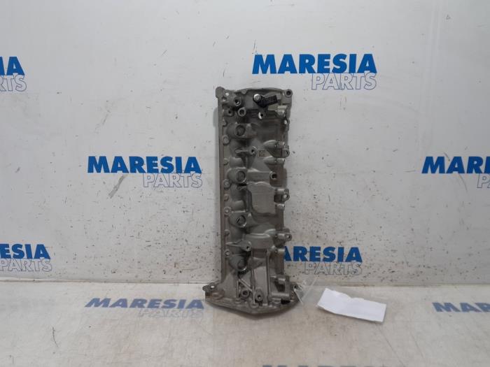 Gebruikte Kleppendeksel Renault Scénic IV (RFAJ) 1.3 TCE 140 16V Prijs € 79,99 Margeregeling aangeboden door Maresia Parts
