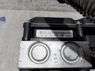 Gebruikte ABS Pomp Peugeot 5008 I (0A/0E) 1.6 HDiF 16V Prijs € 129,99 Margeregeling aangeboden door Maresia Parts