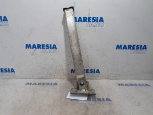 Gebruikte Subframe Peugeot 5008 I (0A/0E) 1.6 HDiF 16V Prijs € 25,00 Margeregeling aangeboden door Maresia Parts