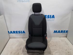 Gebruikte Stoel rechts Renault Clio IV Estate/Grandtour (7R) 1.5 Energy dCi 90 FAP Prijs € 105,00 Margeregeling aangeboden door Maresia Parts