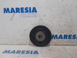 Gebruikte Krukas Poelie Citroen C4 Grand Picasso (3A) 1.6 BlueHDI 115 Prijs € 25,00 Margeregeling aangeboden door Maresia Parts