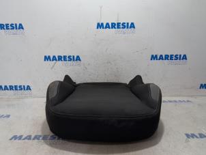 Gebruikte Zitting stoel links Peugeot 208 I (CA/CC/CK/CL) 1.2 Vti 12V PureTech 82 Prijs € 65,00 Margeregeling aangeboden door Maresia Parts