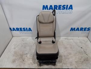 Gebruikte Achter Stoel Renault Grand Scénic III (JZ) 1.6 dCi Prijs € 183,75 Margeregeling aangeboden door Maresia Parts