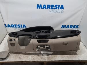 Gebruikte Airbag set + dashboard Renault Grand Scénic III (JZ) 1.6 dCi Prijs € 262,50 Margeregeling aangeboden door Maresia Parts