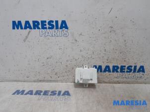 Gebruikte Computer Kachel Renault Clio IV Estate/Grandtour (7R) 1.5 Energy dCi 90 FAP Prijs € 35,00 Margeregeling aangeboden door Maresia Parts