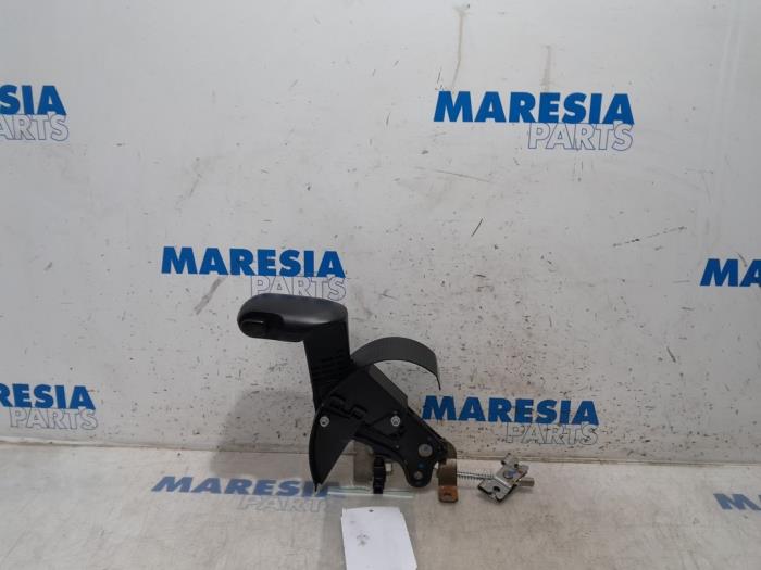 Gebruikte Handrem Mechaniek Fiat Panda (312) 0.9 TwinAir Turbo 85 Prijs € 50,00 Margeregeling aangeboden door Maresia Parts