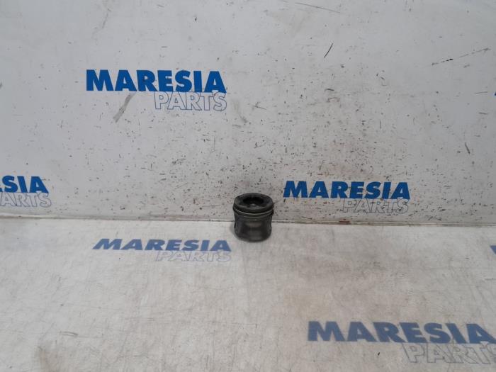 Gebruikte Zuiger Fiat Doblo Cargo (263) 1.3 MJ 16V DPF Euro 5 Prijs € 30,25 Inclusief btw aangeboden door Maresia Parts