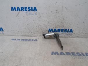 Gebruikte Stoelverstelling motor Alfa Romeo 159 Sportwagon (939BX) 2.4 JTDm 20V Prijs € 75,00 Margeregeling aangeboden door Maresia Parts