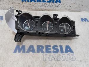 Gebruikte Display Interieur Alfa Romeo 159 Sportwagon (939BX) 2.4 JTDm 20V Prijs € 50,00 Margeregeling aangeboden door Maresia Parts