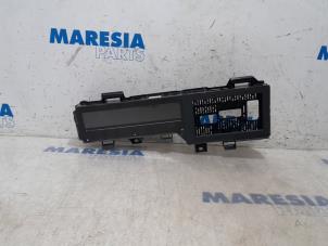 Gebruikte Instrumentenpaneel Renault Grand Scénic III (JZ) 1.6 dCi Prijs € 100,00 Margeregeling aangeboden door Maresia Parts
