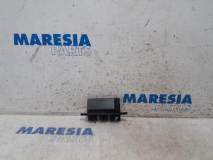 Gebruikte Module Verlichting Renault Grand Scénic III (JZ) 1.6 dCi Prijs € 75,00 Margeregeling aangeboden door Maresia Parts