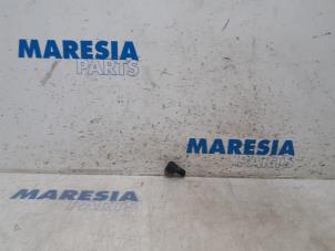 Gebruikte Parkeersensor Renault Grand Scénic III (JZ) 1.6 dCi Prijs € 25,00 Margeregeling aangeboden door Maresia Parts