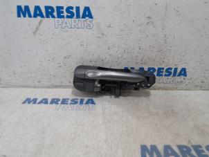 Gebruikte Portiergreep 4Deurs rechts-achter Renault Grand Scénic III (JZ) 1.6 dCi Prijs € 30,00 Margeregeling aangeboden door Maresia Parts