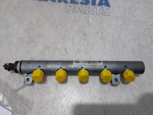 Gebruikte Common rail (Injectie) Renault Trafic (1FL/2FL/3FL/4FL) 1.6 dCi 95 Prijs € 90,75 Inclusief btw aangeboden door Maresia Parts