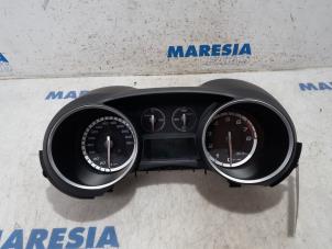 Gebruikte Instrumentenpaneel Alfa Romeo Giulietta (940) 1.4 TB 16V MultiAir Prijs € 149,00 Margeregeling aangeboden door Maresia Parts