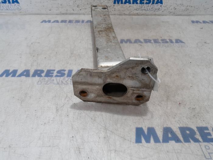 Subframe van een Alfa Romeo Giulietta (940) 1.4 TB 16V MultiAir 2012