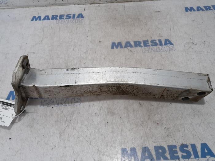 Subframe van een Alfa Romeo Giulietta (940) 1.4 TB 16V MultiAir 2012