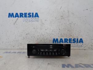 Gebruikte Radio CD Speler Peugeot 308 CC (4B) 1.6 VTI 16V Prijs € 75,00 Margeregeling aangeboden door Maresia Parts