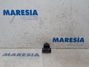 Gebruikte Handrem schakelaar Citroen DS4 (NX) 1.6 16V VTi 120 Prijs € 75,00 Margeregeling aangeboden door Maresia Parts
