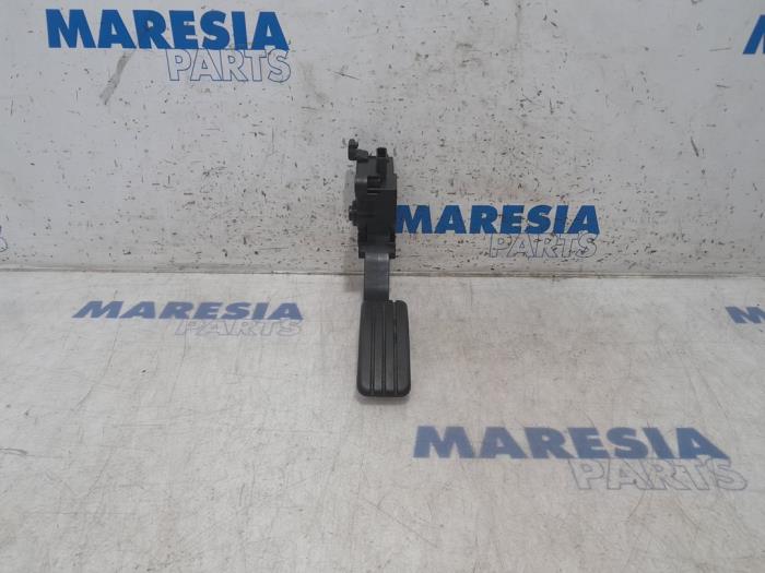 Gebruikte Gaspedaalpositie Sensor Opel Vivaro B Combi 1.6 CDTI Biturbo 125 Prijs € 25,00 Margeregeling aangeboden door Maresia Parts