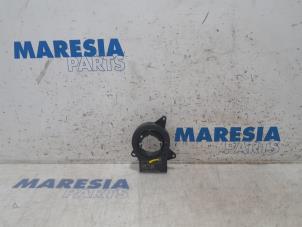 Gebruikte Stuurhoek sensor Renault Captur (2R) 1.3 TCE 150 16V Prijs € 20,00 Margeregeling aangeboden door Maresia Parts