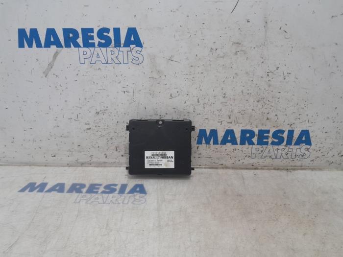 Gebruikte Climatronic module Renault Captur I (2R) 1.3 TCE 150 16V Prijs € 50,00 Margeregeling aangeboden door Maresia Parts