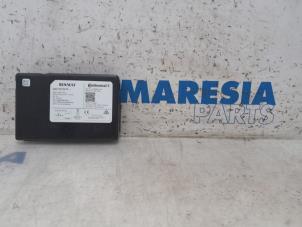 Gebruikte Bedieningspaneel Multi Media Renault Captur (2R) 1.3 TCE 150 16V Prijs € 183,75 Margeregeling aangeboden door Maresia Parts