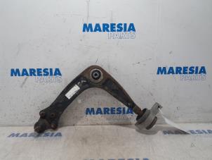 Gebruikte Draagarm onder links-voor Peugeot 508 SW (8E/8U) 1.6 THP 16V Prijs € 50,00 Margeregeling aangeboden door Maresia Parts