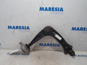 Gebruikte Draagarm onder rechts-voor Peugeot 508 SW (8E/8U) 1.6 THP 16V Prijs € 50,00 Margeregeling aangeboden door Maresia Parts
