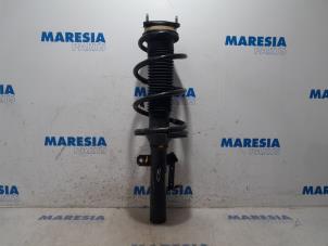 Gebruikte Mac Phersonpoot rechts-voor Ford Transit 2.2 TDCi 16V Prijs € 60,50 Inclusief btw aangeboden door Maresia Parts