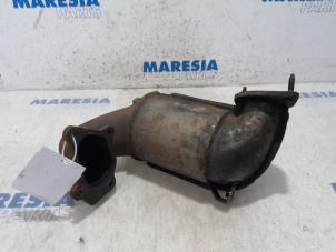 Gebruikte Katalysator Renault Trafic New (FL) 2.5 dCi 16V 135 Prijs € 262,50 Margeregeling aangeboden door Maresia Parts