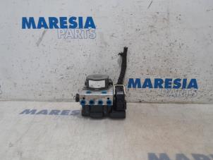 Gebruikte ABS Pomp Peugeot 308 (L3/L8/LB/LH/LP) 1.2 12V e-THP PureTech 110 Prijs € 157,50 Margeregeling aangeboden door Maresia Parts