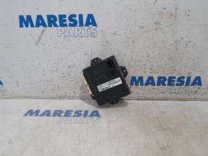 Gebruikte Module Centrale Deurvergrendeling Renault Trafic (1FL/2FL/3FL/4FL) 1.6 dCi 115 Prijs € 102,85 Inclusief btw aangeboden door Maresia Parts