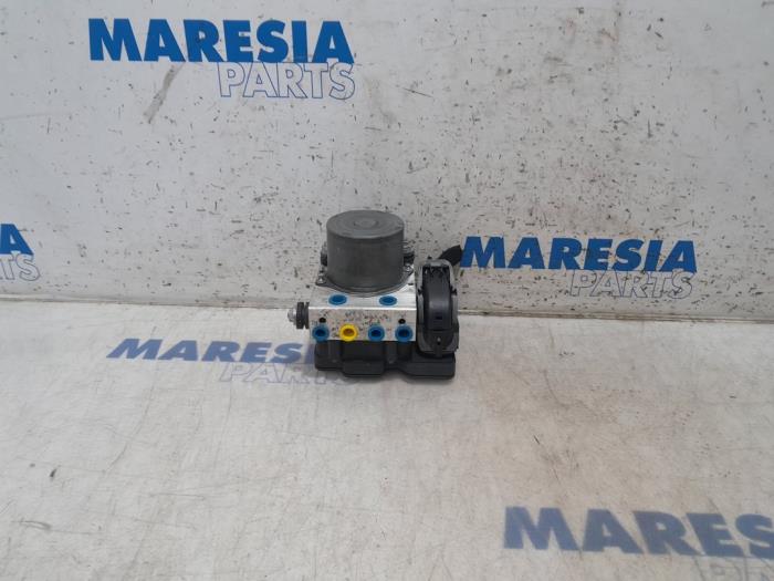 Gebruikte ABS Pomp Fiat Ducato (250) 3.0 140 Natural Power Prijs € 349,39 Inclusief btw aangeboden door Maresia Parts