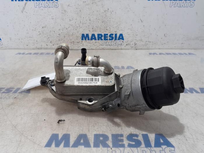 Gebruikte Oliefilterhouder Fiat Doblo Cargo (263) 1.6 D Multijet Prijs € 90,75 Inclusief btw aangeboden door Maresia Parts