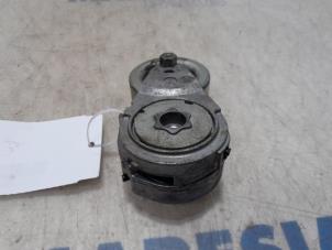 Gebruikte Spanrol Multiriem Renault Scénic III (JZ) 2.0 16V CVT Prijs € 40,00 Margeregeling aangeboden door Maresia Parts