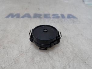 Gebruikte Sensor regen Renault Scénic III (JZ) 1.5 dCi 110 Prijs € 15,00 Margeregeling aangeboden door Maresia Parts