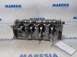 Gebruikte Cilinderkop Renault Captur (2R) 1.5 Energy dCi 110 FAP Prijs € 288,75 Margeregeling aangeboden door Maresia Parts