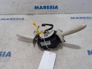 Gebruikte Schakelaar Stuurkolom (licht) Fiat 500 (312) 1.2 69 Prijs € 75,00 Margeregeling aangeboden door Maresia Parts