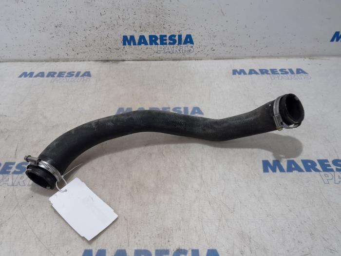 Gebruikte Intercooler Slang Citroen C4 Grand Picasso (3A) 1.6 HDiF, Blue HDi 115 Prijs € 20,00 Margeregeling aangeboden door Maresia Parts