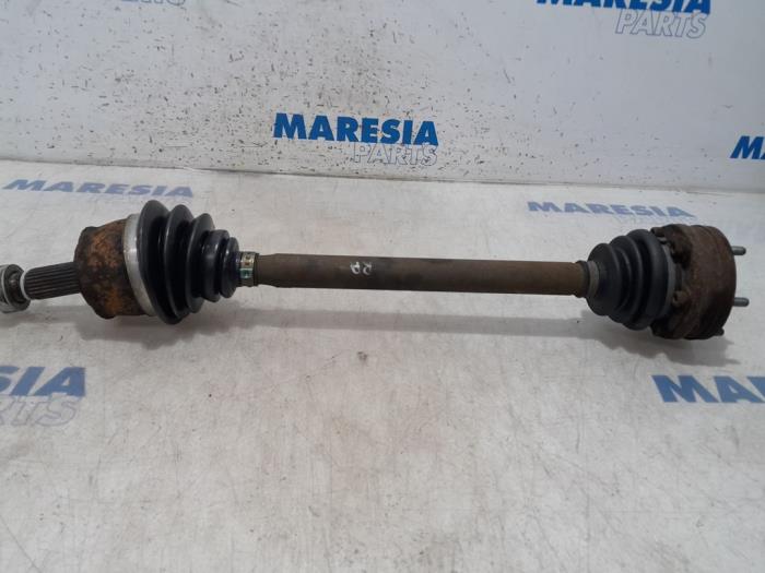 Gebruikte Aandrijfas rechts-achter Alfa Romeo 156 Sportwagon (932) 1.9 JTD 16V Q4 Prijs € 75,00 Margeregeling aangeboden door Maresia Parts
