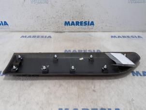 Gebruikte Sierlijst Citroen Berlingo 1.6 BlueHDI 100 Prijs € 54,45 Inclusief btw aangeboden door Maresia Parts