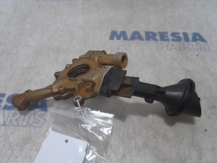 Gebruikte Oliepomp Fiat Panda (312) 0.9 TwinAir Turbo 85 Prijs € 50,00 Margeregeling aangeboden door Maresia Parts