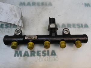Gebruikte Common rail (Injectie) Peugeot 407 (6D) 2.0 HDiF 16V Prijs € 105,00 Margeregeling aangeboden door Maresia Parts