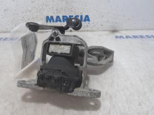 Gebruikte Motorsteun Opel Vivaro 1.6 CDTI 90 Prijs € 42,35 Inclusief btw aangeboden door Maresia Parts