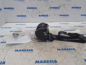 Gebruikte Veiligheidsgordel links-achter Alfa Romeo MiTo (955) 1.3 JTDm 16V Eco Prijs € 25,00 Margeregeling aangeboden door Maresia Parts