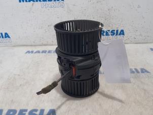 Gebruikte Aanjager Opel Vivaro 1.6 CDTI 90 Prijs € 78,65 Inclusief btw aangeboden door Maresia Parts