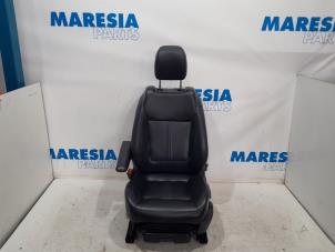 Gebruikte Voorstoel links Peugeot 5008 I (0A/0E) 1.6 HDiF 16V Prijs € 131,25 Margeregeling aangeboden door Maresia Parts