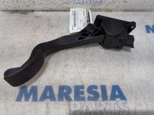 Gebruikte Sensor Gaspedaalpositie Peugeot 5008 I (0A/0E) 1.6 HDiF 16V Prijs € 30,00 Margeregeling aangeboden door Maresia Parts